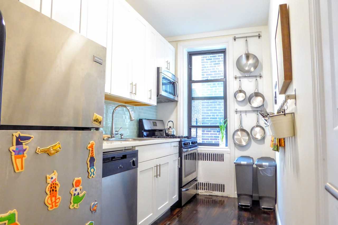 285 Albany Ave #4H - Photo 2 of 6