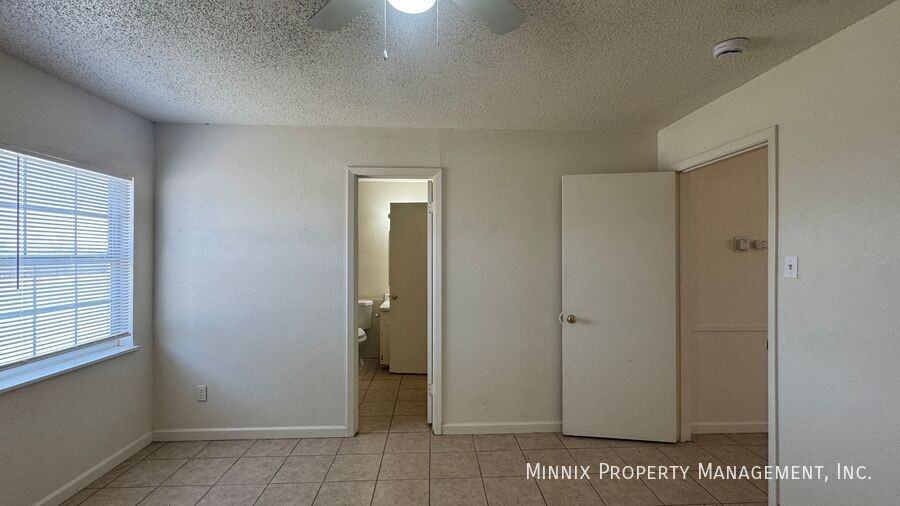 Southern Cross Apartments - Photo 3 of 17