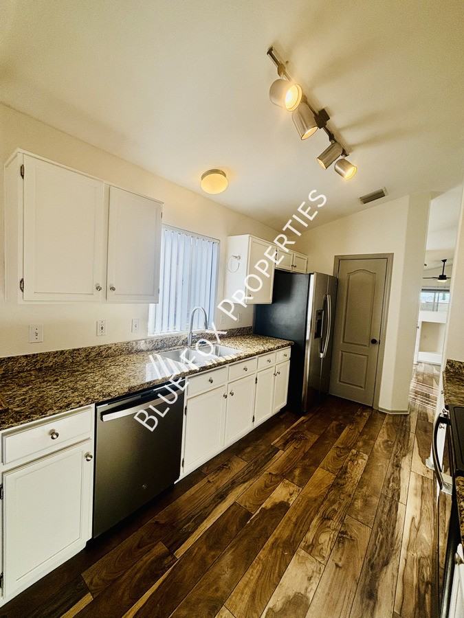 4307 W Bunk House Rd - Photo 5 of 22