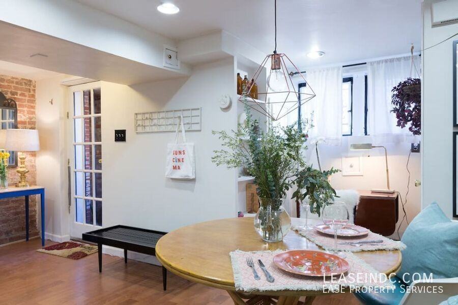 3511 Center St Nw #B - Photo 3 of 13