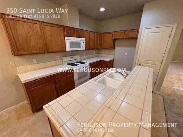 350 Saint Lucia Way - Photo 3 of 13