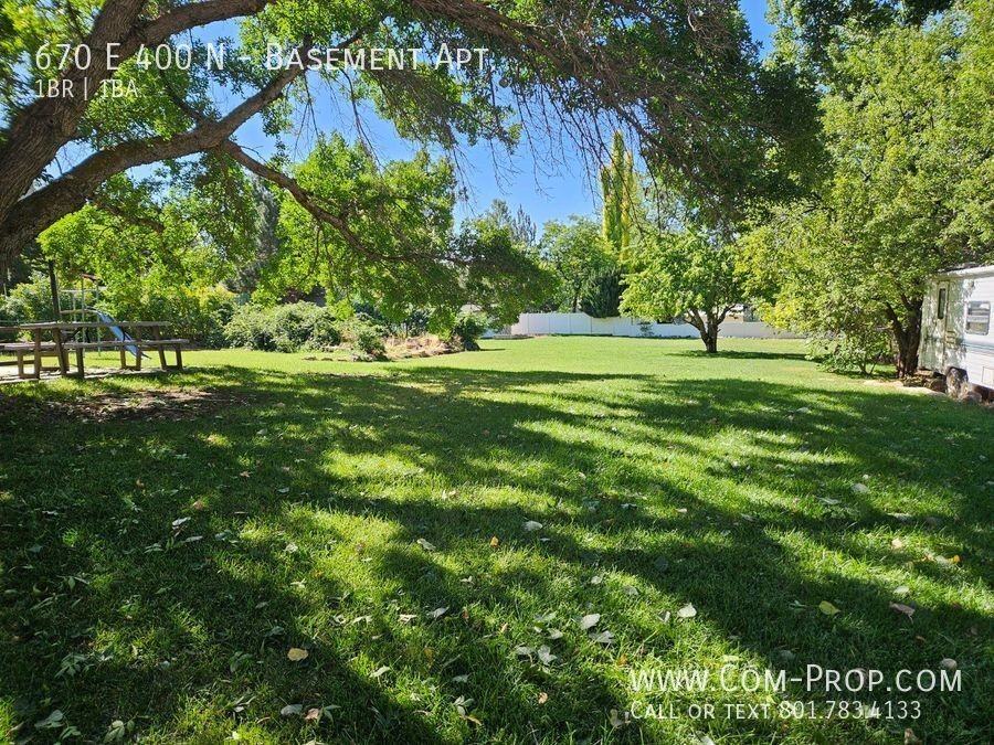 670 E 400 N - Photo 3 of 7