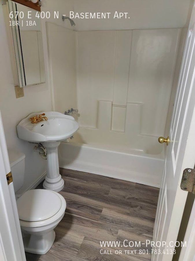 670 E 400 N - Photo 7 of 7