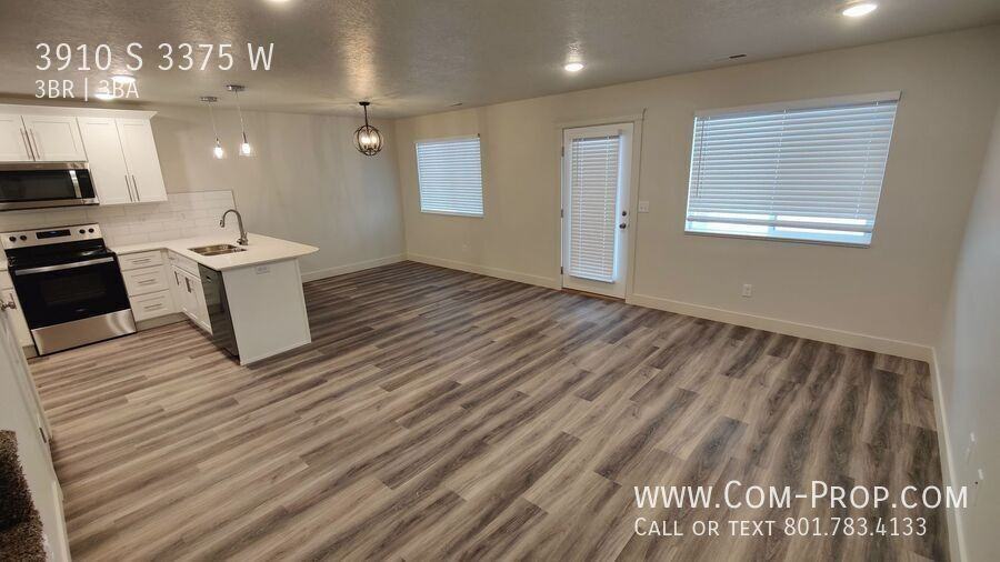 3910 S 3375 W - Photo 4 of 20