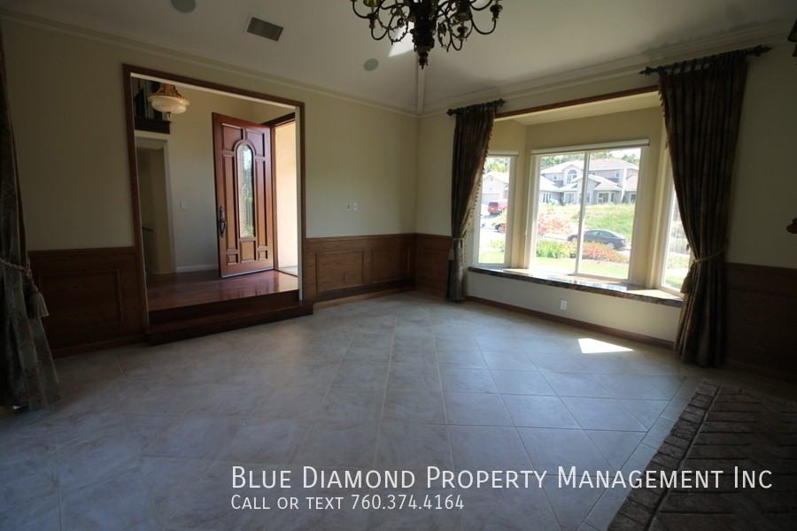 3008 Azahar St - Photo 4 of 30