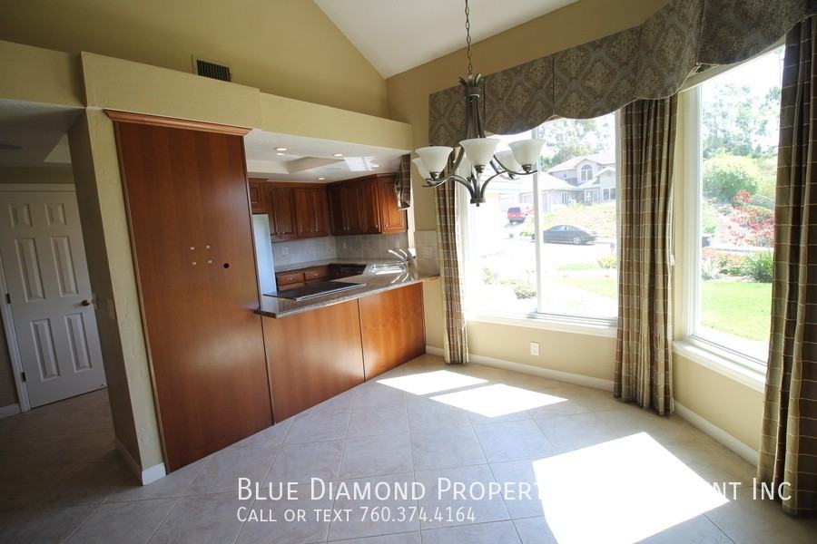 3008 Azahar St - Photo 6 of 30