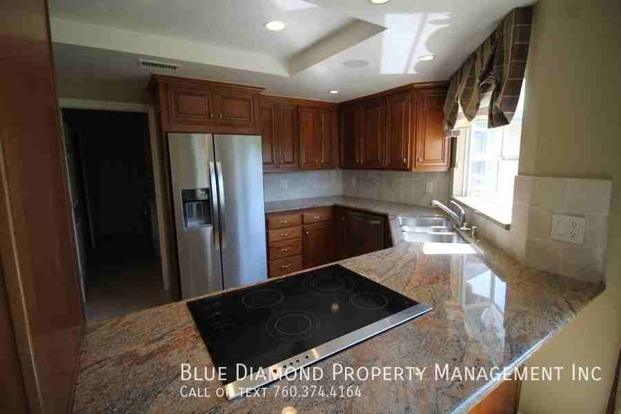 3008 Azahar St - Photo 7 of 30