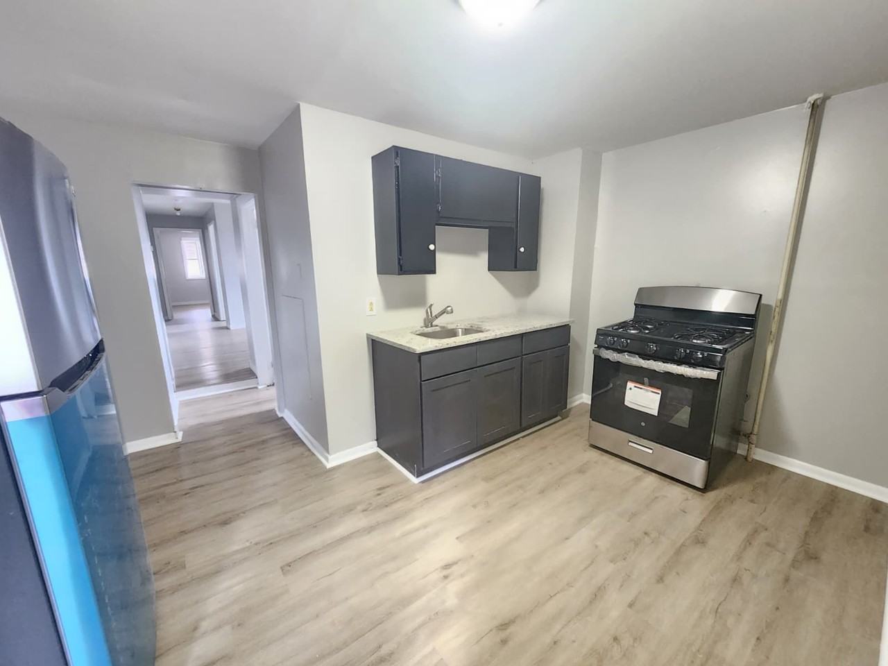 318 E Main St #B - Photo 2 of 9