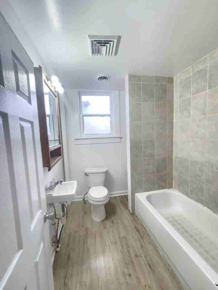 318 E Main St #B - Photo 3 of 9