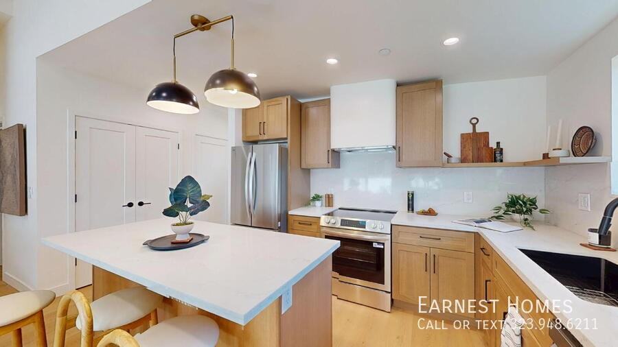 6441 Satsuma Ave #1 - Photo 5 of 20