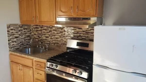 135 Davenport Ave #2ndFL