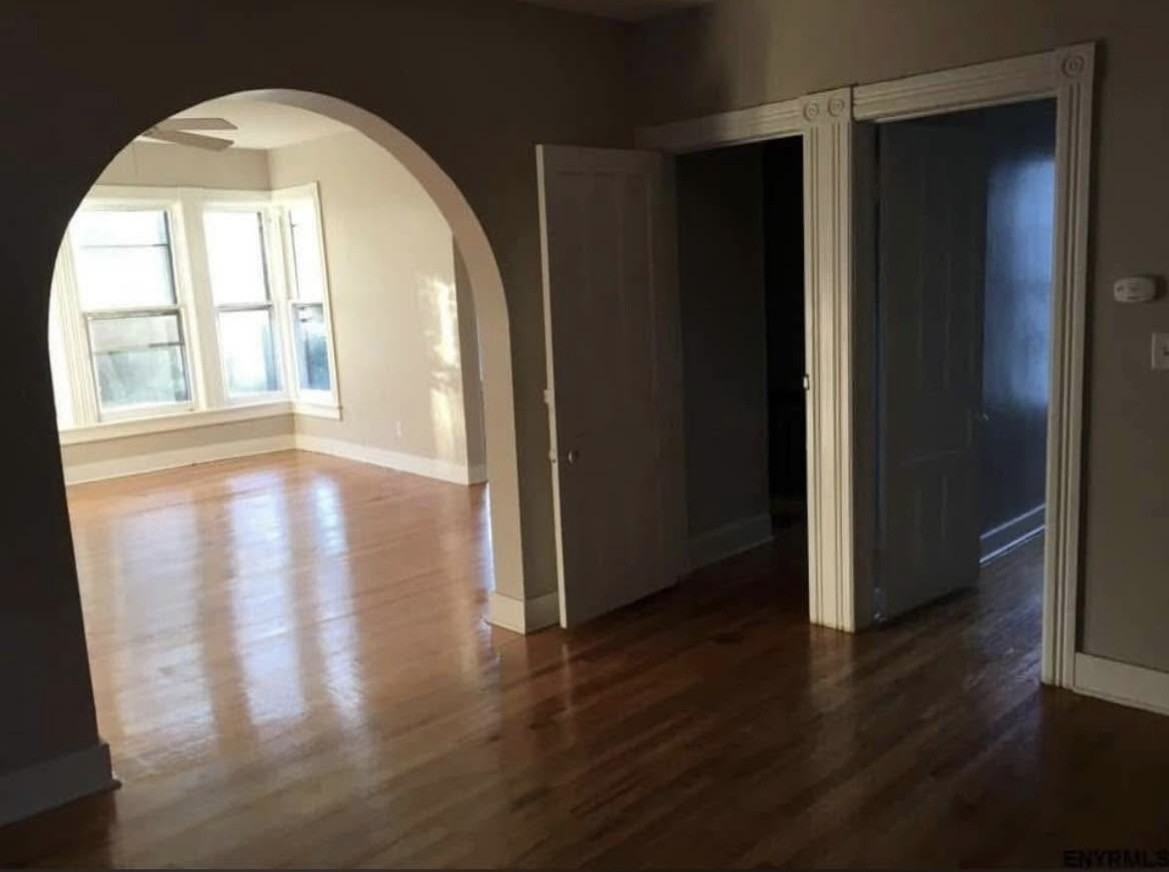 118 N Ferry St #2 - Photo 4 of 11