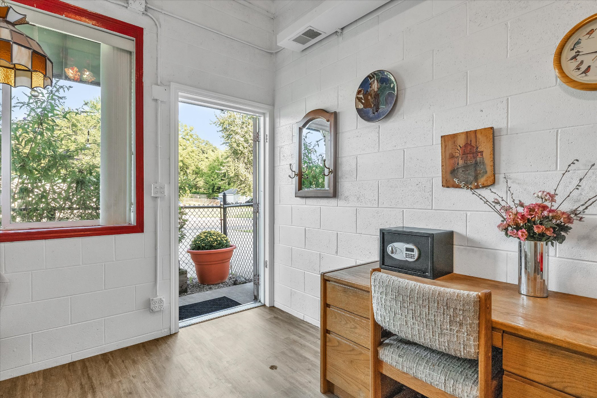 2639 S 3rd St #A - Photo 2 of 32