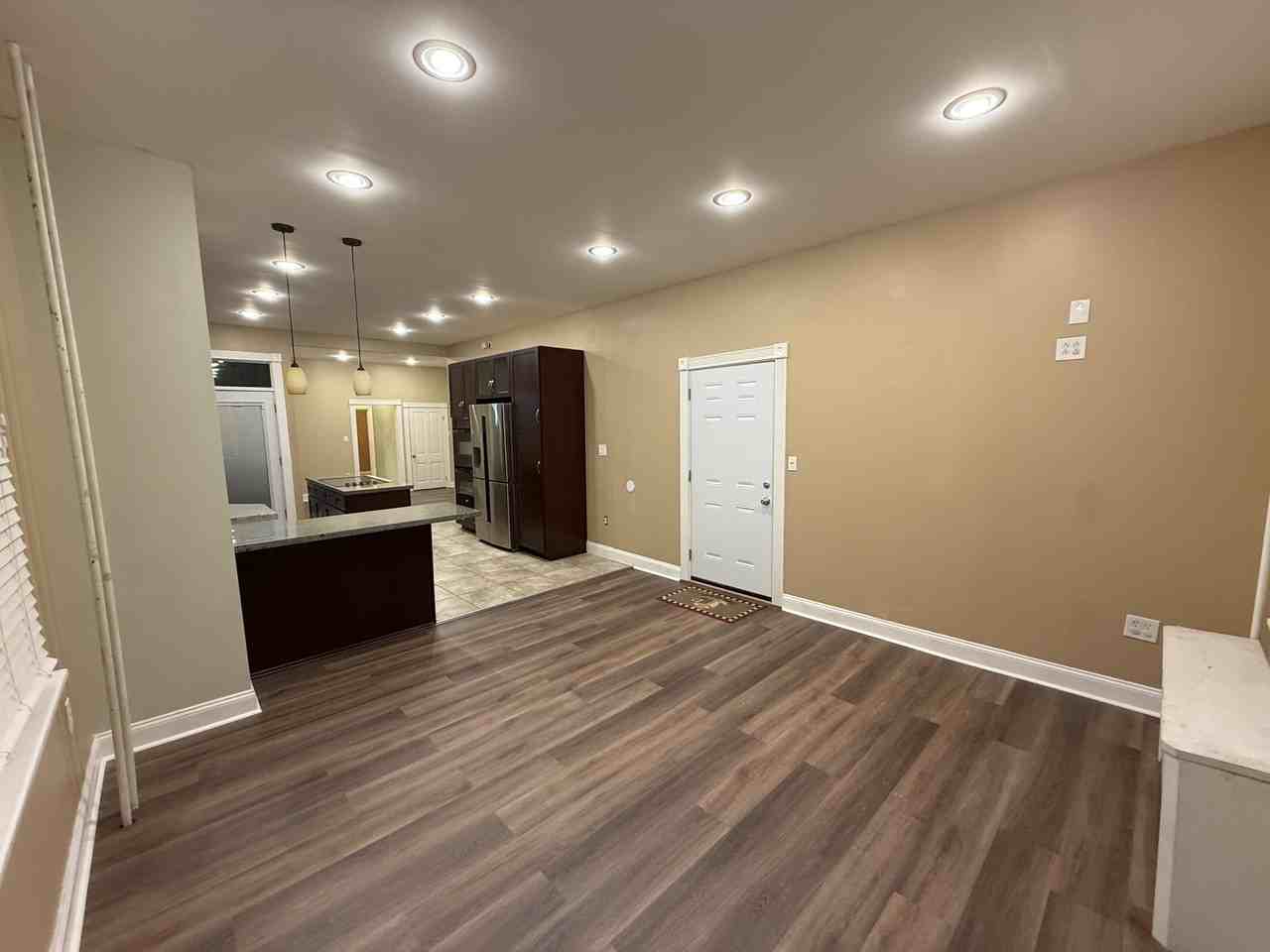 1115 N 2nd St #A - Photo 3 of 17