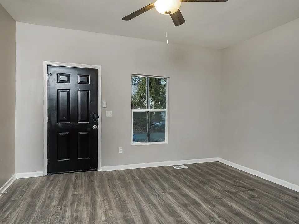 664 Lynn St #NA - Photo 7 of 7