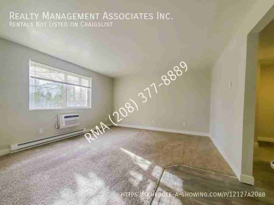 438 W Idaho Ave #B - Photo 3 of 11