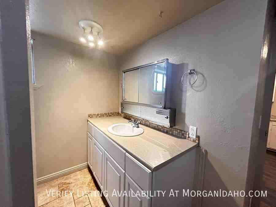 219 4th St S - Photo 5 of 6