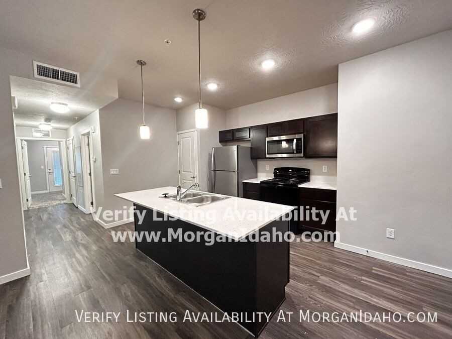 1021 S Elder St #204 - Photo 3 of 11