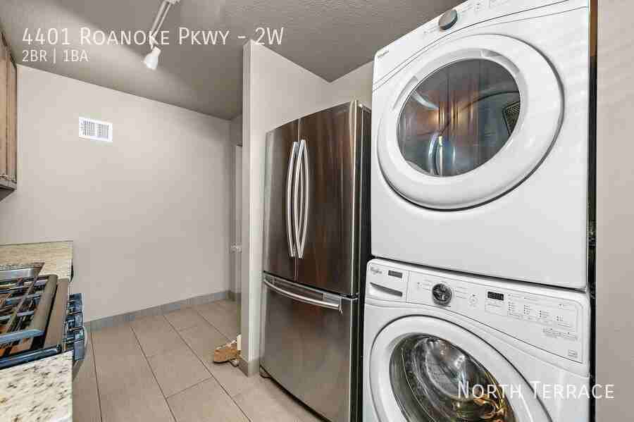 4401 Roanoke Pkwy #2W - Photo 2 of 50