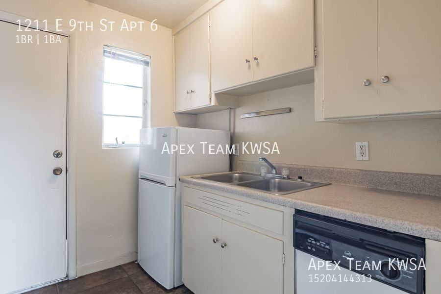 1211 E 9th St Apt 6 - Photo 6 of 30