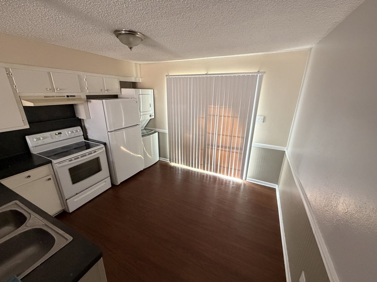 2521 Pearl St #207 - Photo 5 of 7