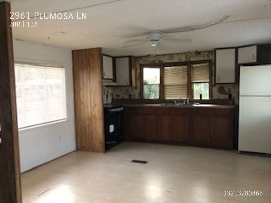 2961 Plumosa Ln - Photo 5 of 15