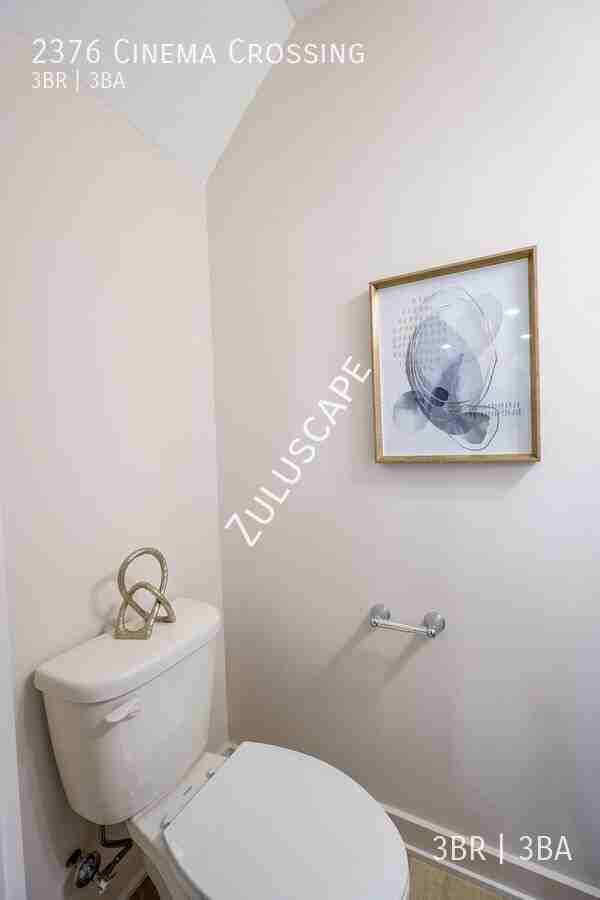 2376 2376 Cinema Crossing - Photo 6 of 22