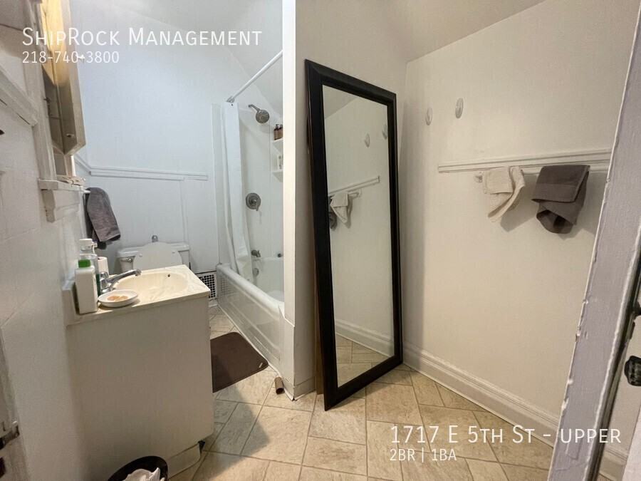 1717 E 5th St - Photo 7 of 7