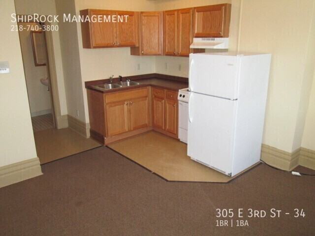 305 E 3rd St #34 - Photo 6 of 8