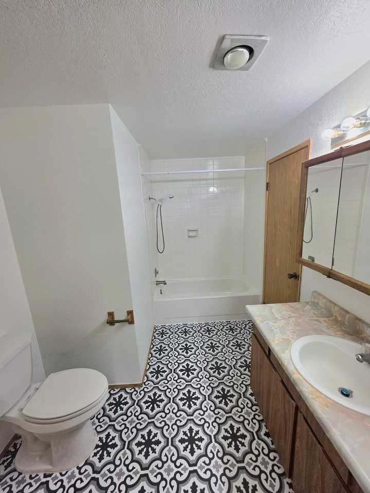 1150 Sunset Blvd Ne #116 - Photo 5 of 25