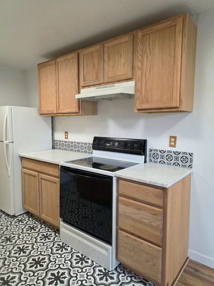 1150 Sunset Blvd Ne #116 - Photo 7 of 23