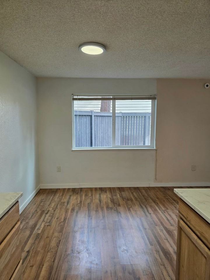 1150 Sunset Blvd Ne #116 - Photo 6 of 23