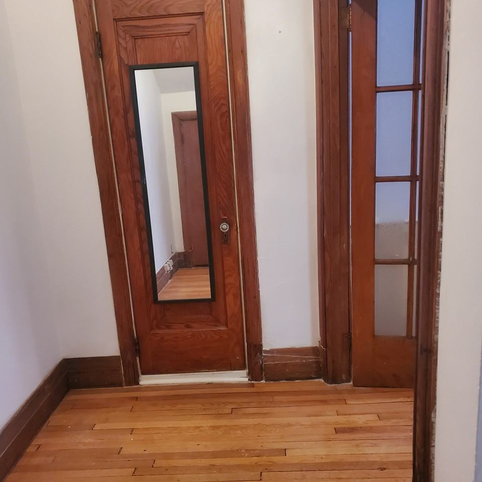 4152 Avenue Coolbrook #4512B - Photo 5 of 8