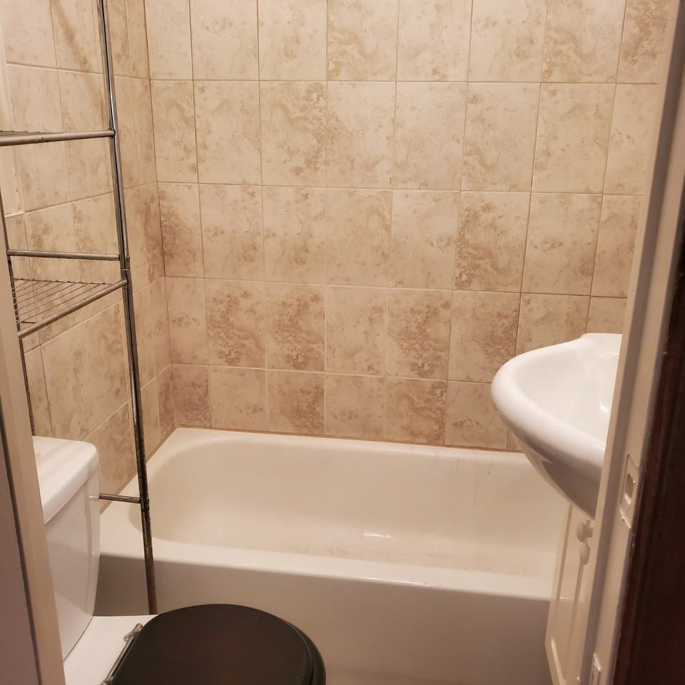 4152 Avenue Coolbrook #4512B - Photo 6 of 8