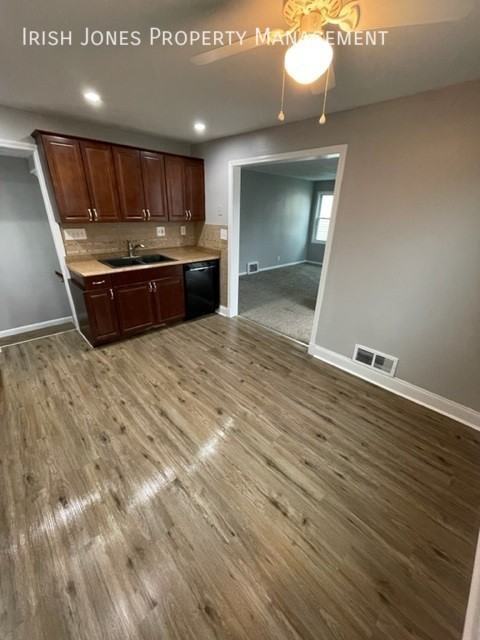 33 Tillotson Pl - Photo 4 of 20