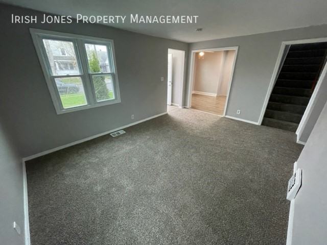 33 Tillotson Pl - Photo 6 of 20