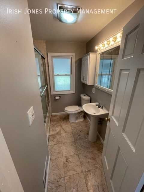 33 Tillotson Pl - Photo 7 of 20