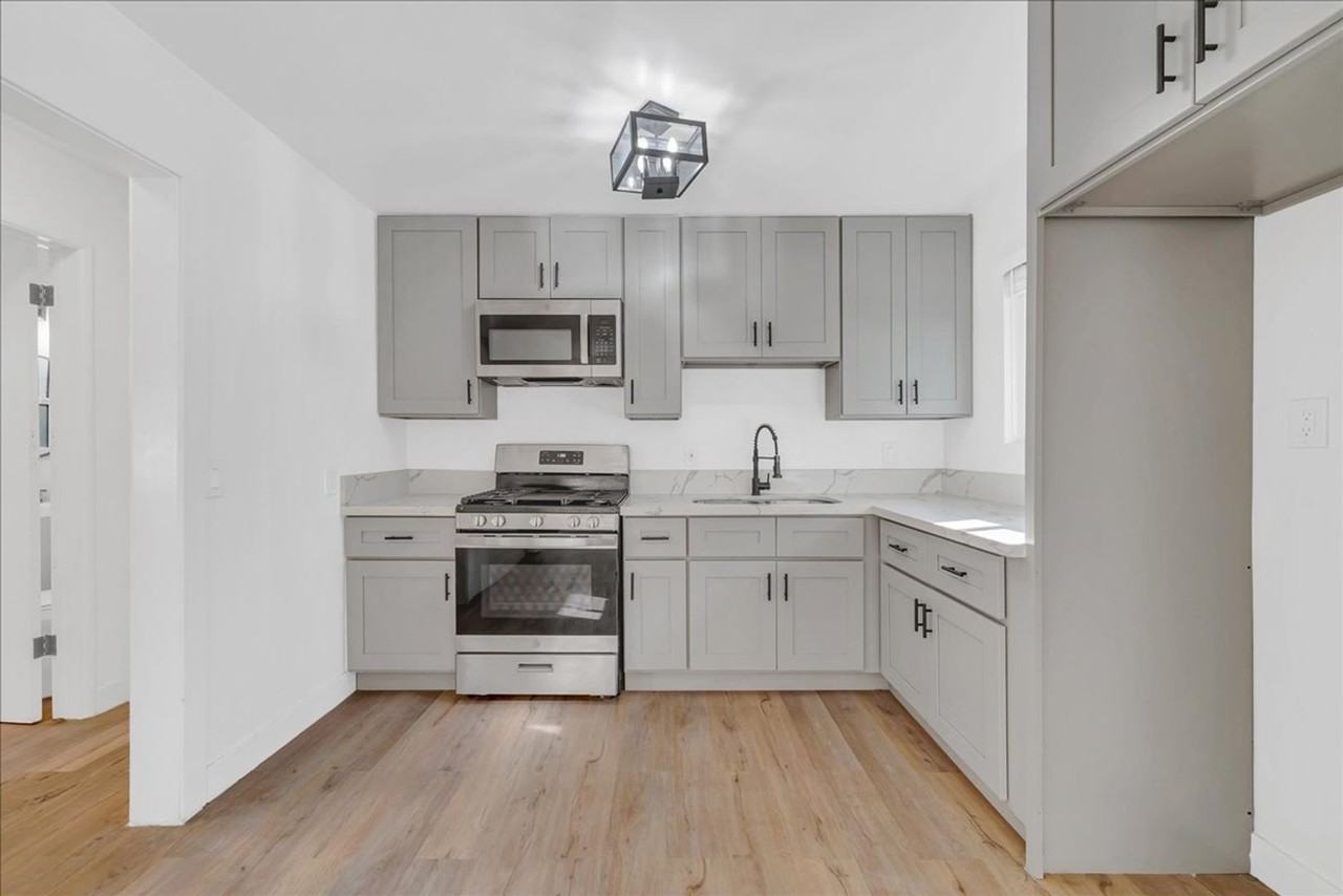 12629 Truro Ave #B - Photo 6 of 17