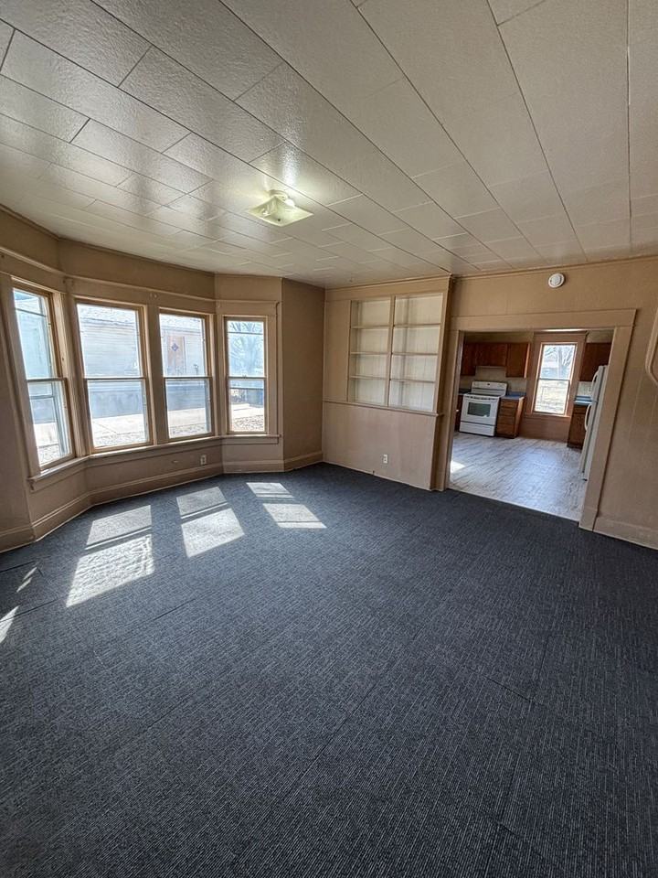 419 Ankeny St - Photo 2 of 10