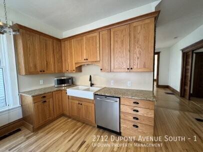 2712 Dupont Ave S #1 - Photo 3 of 21