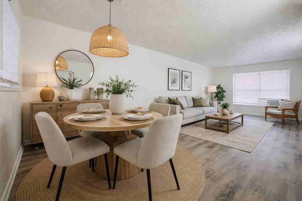 922 E Brownlee St A 11 - Photo 5 of 5