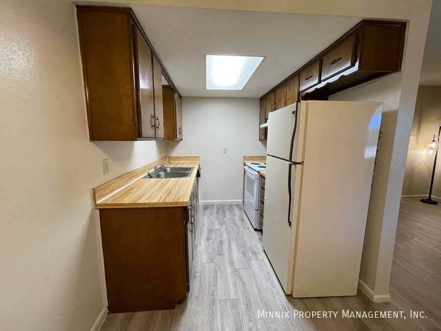 500 4th Ave #09 - Photo 5 of 20