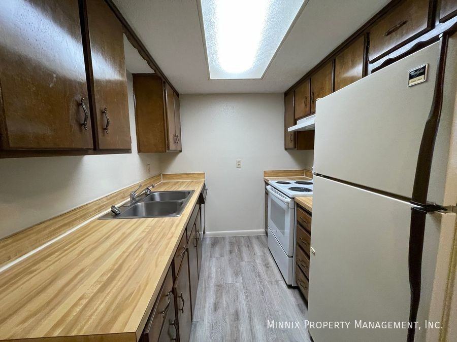 500 4th Ave #09 - Photo 6 of 20