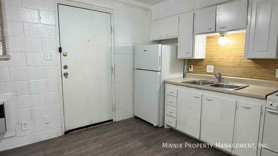 2212 2nd St #10 - Photo 7 of 12