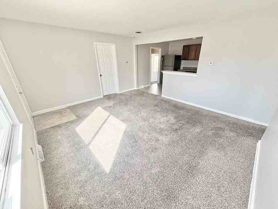 1060 Emporia St - Photo 3 of 17