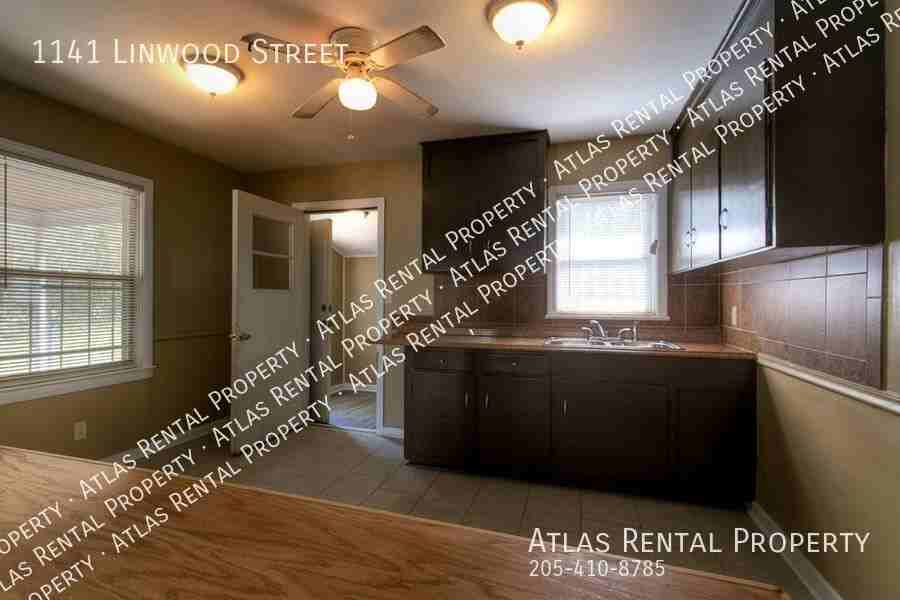 1141 Linwood St - Photo 7 of 12