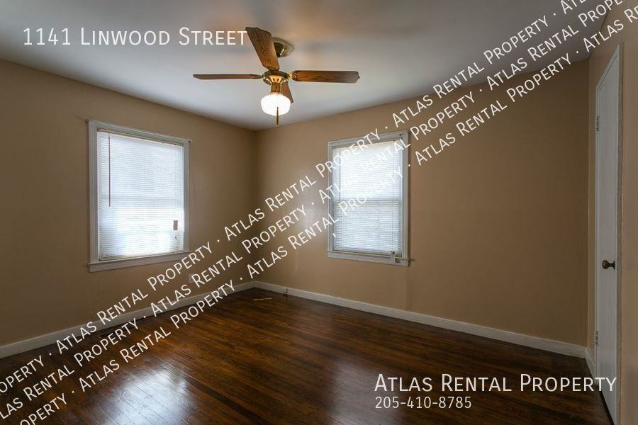 1141 Linwood St - Photo 6 of 12