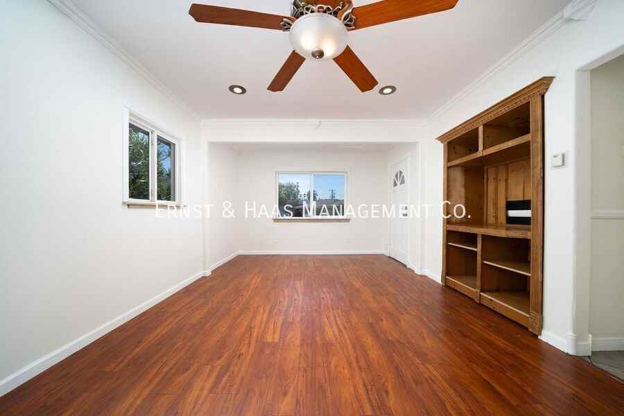 1635 E Erie St - Photo 4 of 12