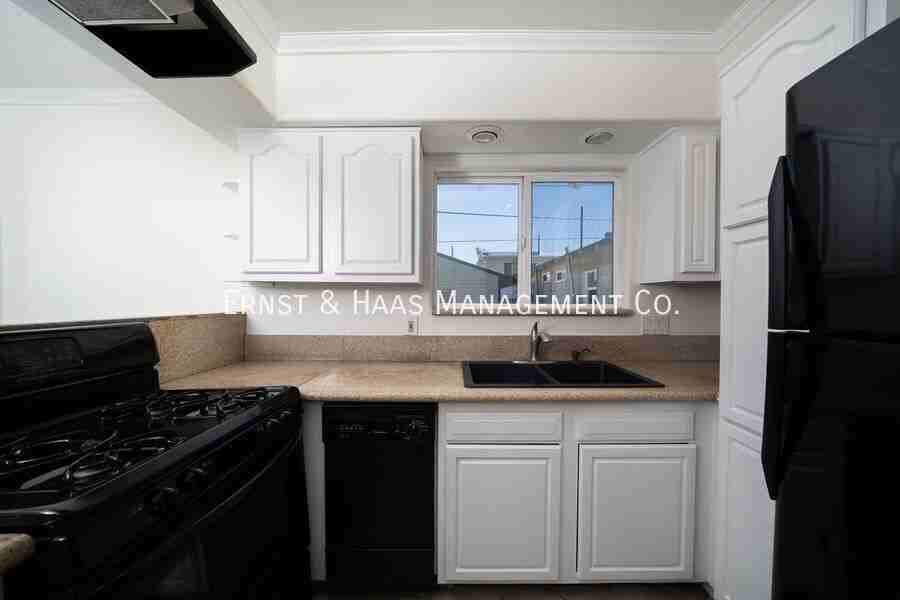 1635 E Erie St - Photo 7 of 12