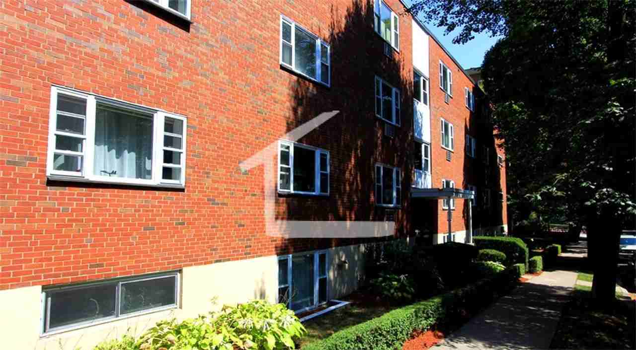 110B Babcock St - Photo 5 of 9